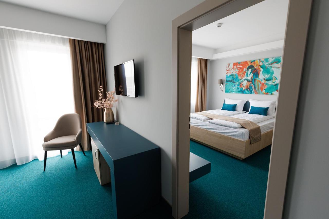 Hotel Yvy Себеш Екстер'єр фото