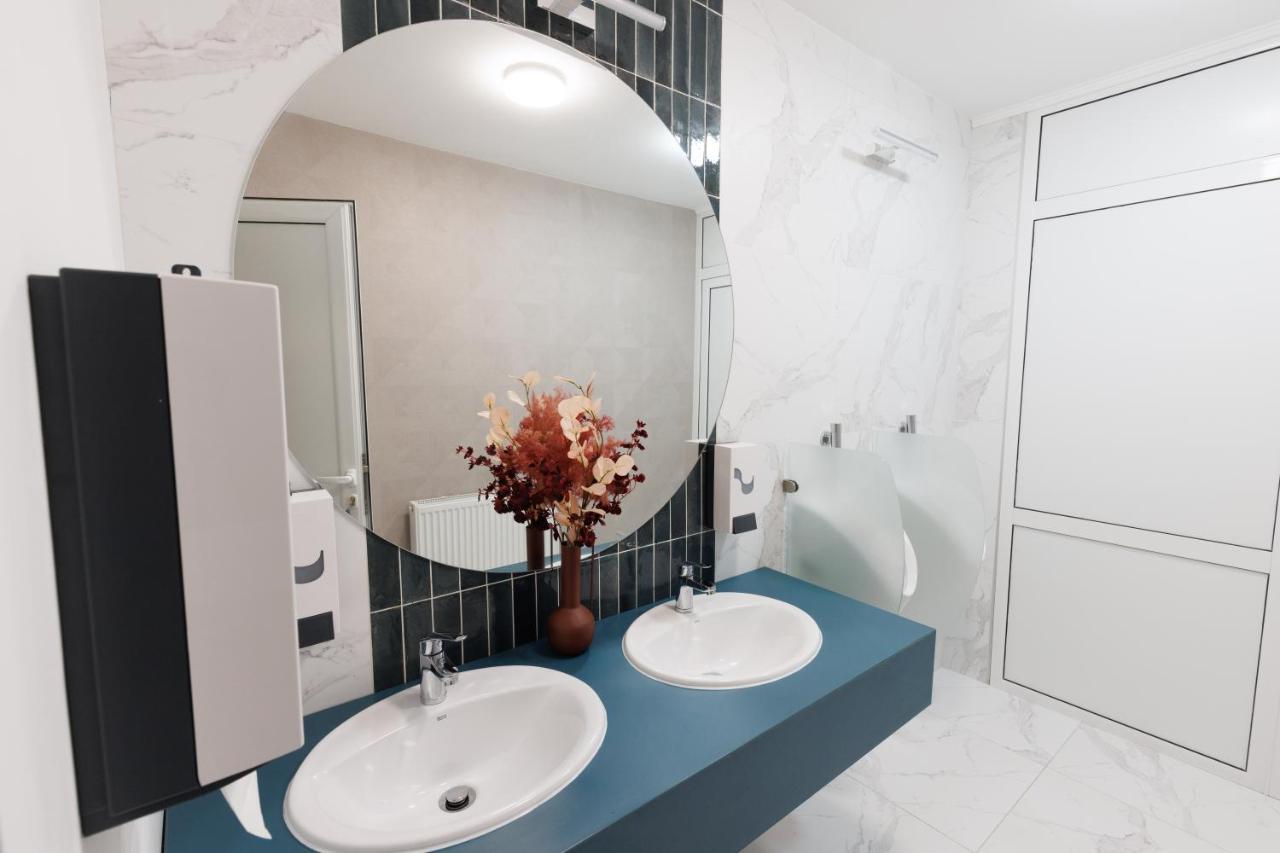 Hotel Yvy Себеш Екстер'єр фото
