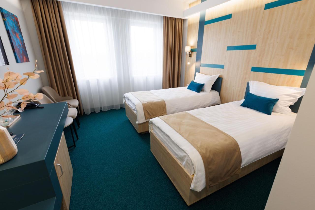 Hotel Yvy Себеш Екстер'єр фото