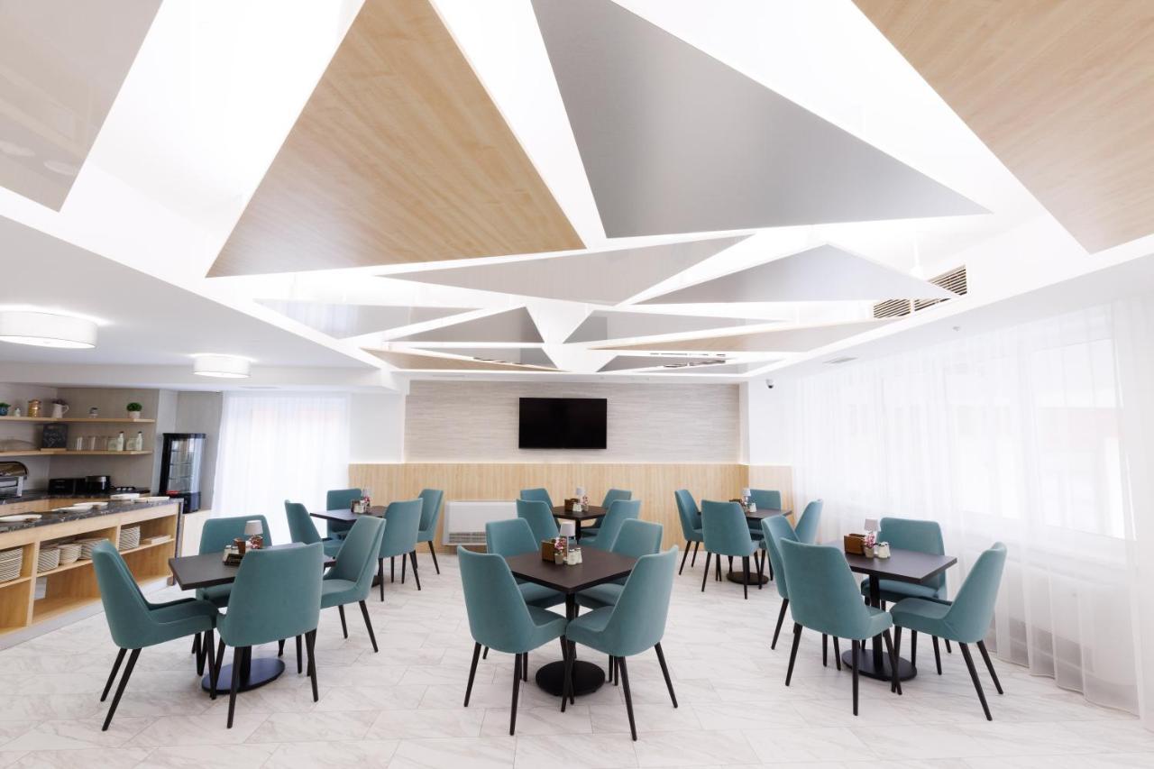 Hotel Yvy Себеш Екстер'єр фото