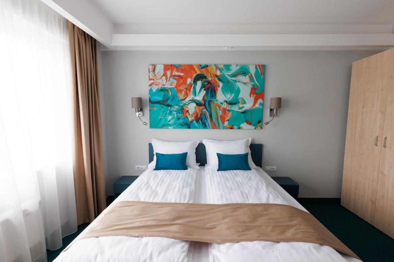 Hotel Yvy Себеш Екстер'єр фото