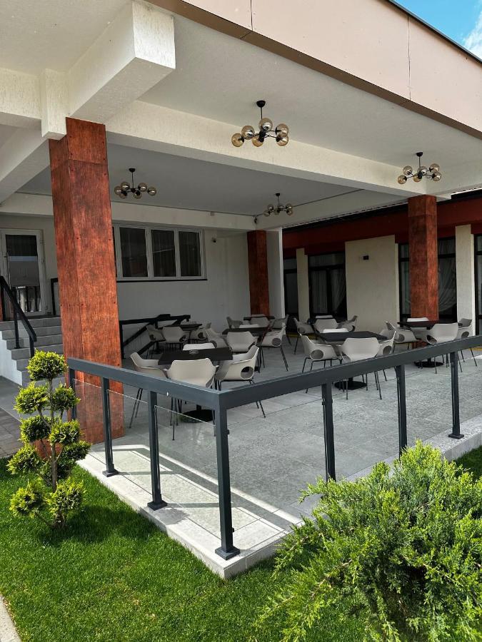Hotel Yvy Себеш Екстер'єр фото